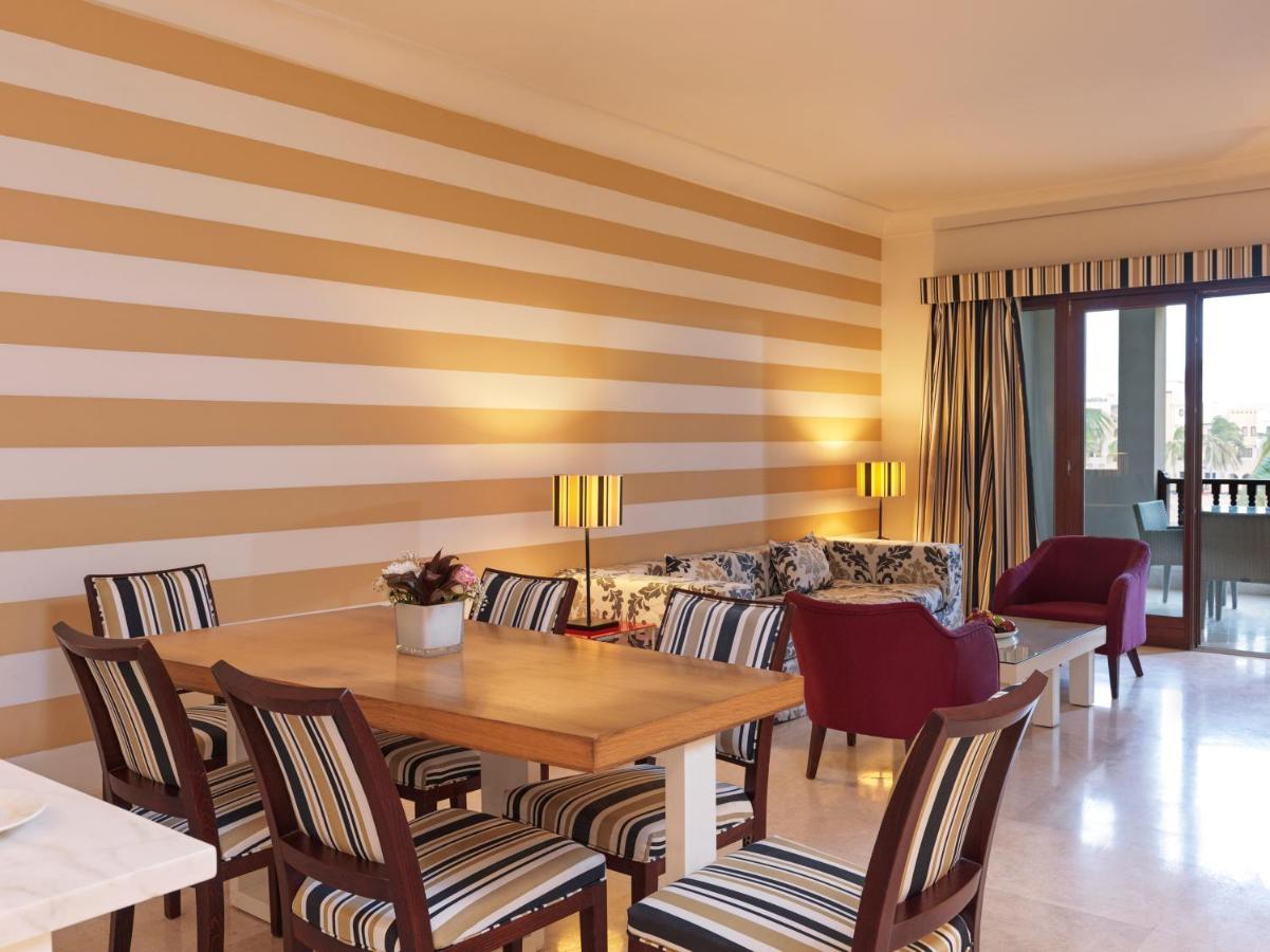 アル ファナル ホテル アンド レジデンシズ サラーラ エクステリア 写真 A suite at the hotel