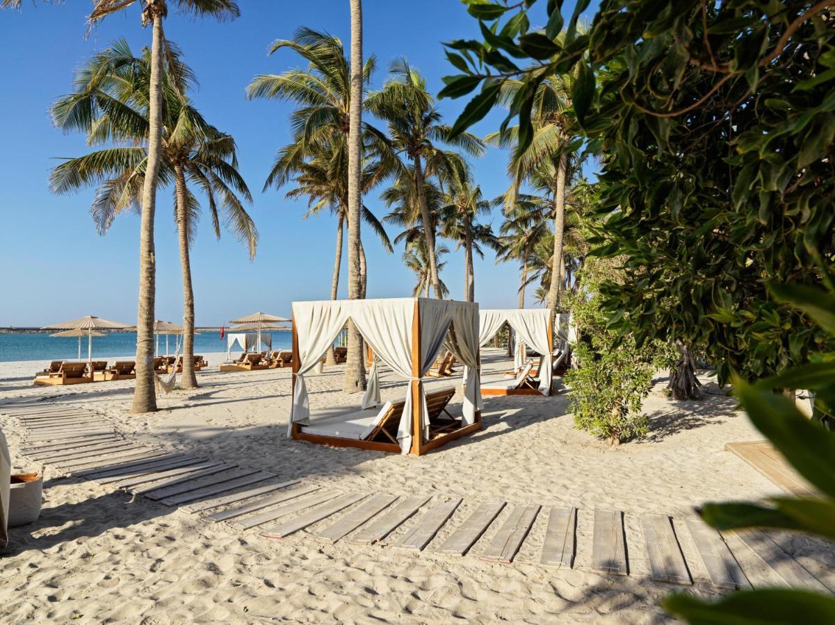 アル ファナル ホテル アンド レジデンシズ サラーラ エクステリア 写真 Beach at the Jumeirah Beach Hotel