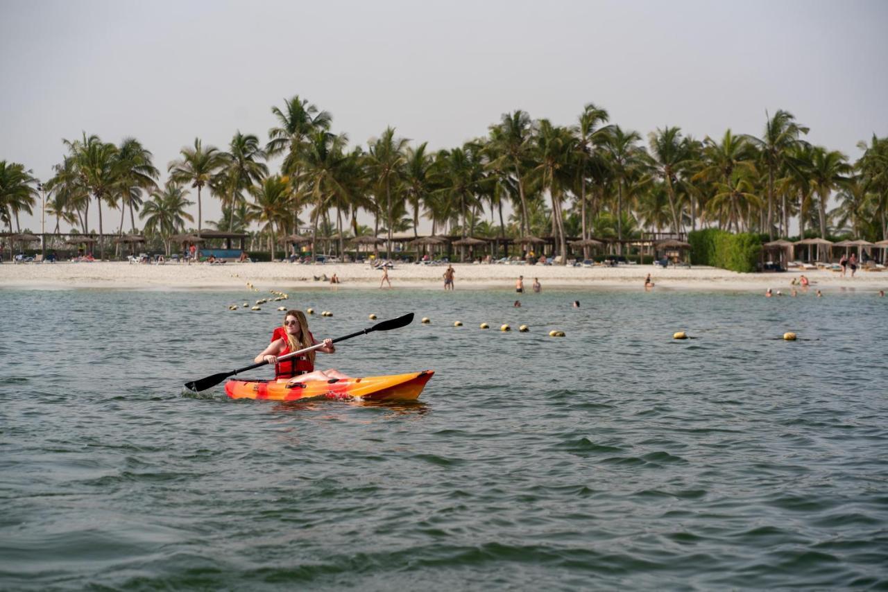アル ファナル ホテル アンド レジデンシズ サラーラ エクステリア 写真 Kayaking at Al Sufouh
